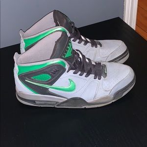 Nike Men’s Air Flight Falcon Basketball Shoes